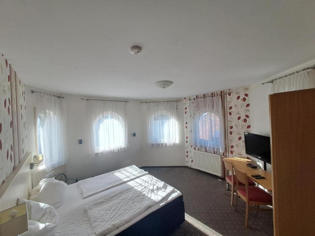 Gasthof Hirschkeller Göppingen Zewnętrze zdjęcie
